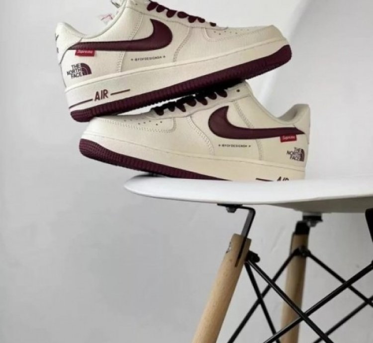 Nik E Air Force 1 07 Low White Dark Red X Supreme X North Fac E Sneakers