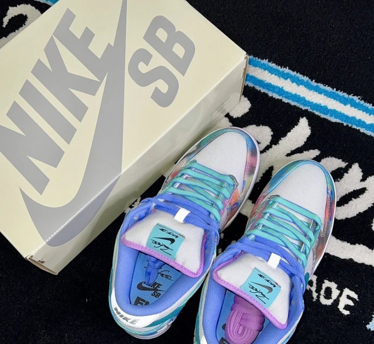 Nike Sb Dunk X Futura Laboratories bleached Aqua