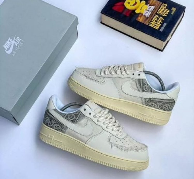 Nik E Air Force 1 Big Bang Chunky Lace Sneakers