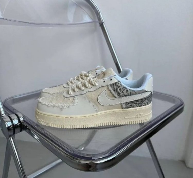 Nik E Air Force 1 Big Bang Chunky Lace Sneakers