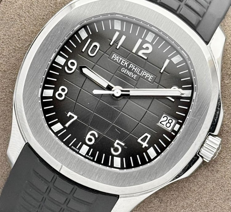 Patek Philippe Aquanaut Black Dial Steel Rubber Bracelet