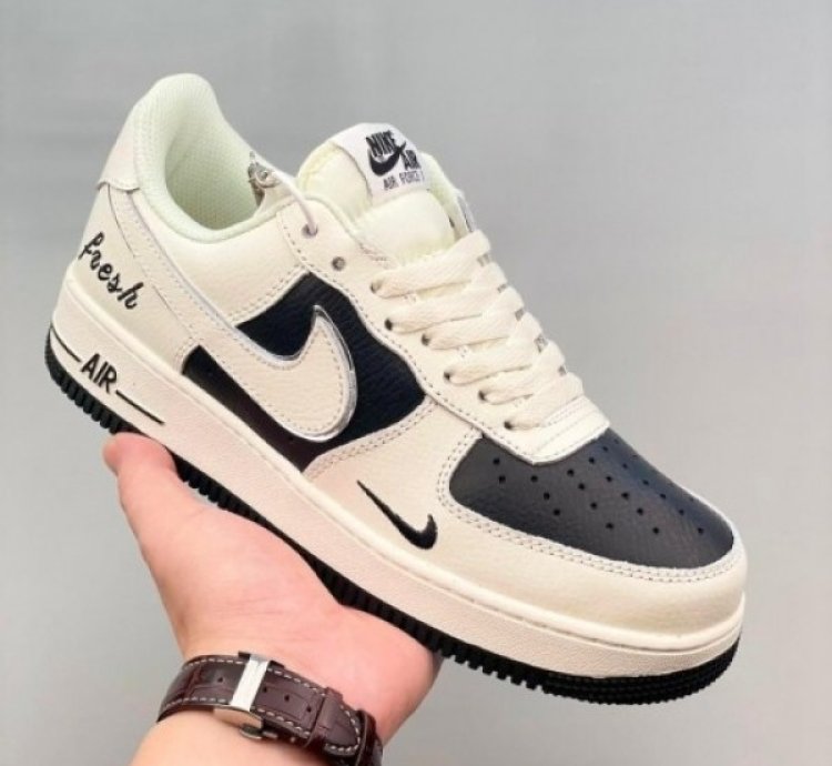 Nik E Air Force 1 Low Keep Fresh Sneakers
