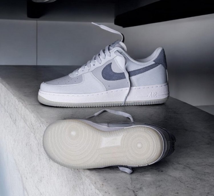 Nik E Air Force 1 Low Lv8 Pure Platinum Light Carbon Sneakers