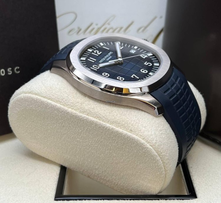 Patek Philippe Aquanaut Blue Full Set Italian Warranty