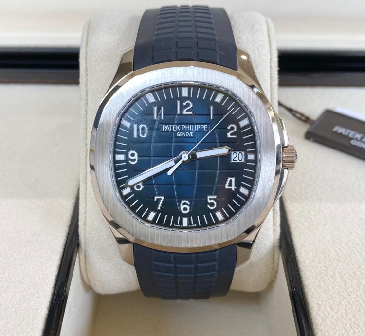Patek Philippe Aquanaut Blue White Gold 2021 Full Set