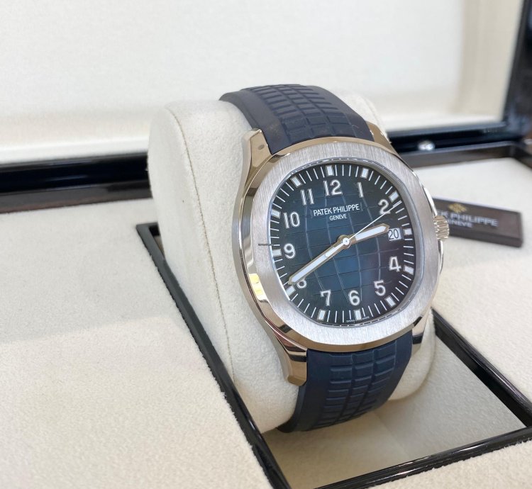 Patek Philippe Aquanaut Blue White Gold 2021 Full Set