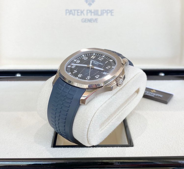 Patek Philippe Aquanaut Blue White Gold 2021 Full Set