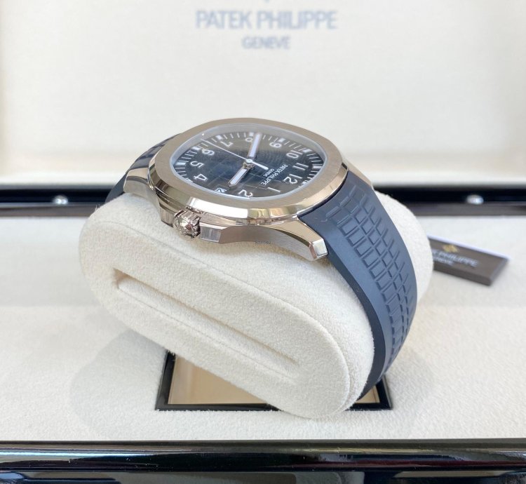 Patek Philippe Aquanaut Blue White Gold 2021 Full Set