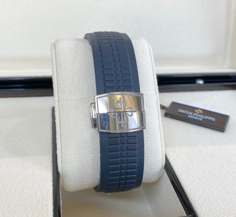 Patek Philippe Aquanaut Blue White Gold 2021 Full Set