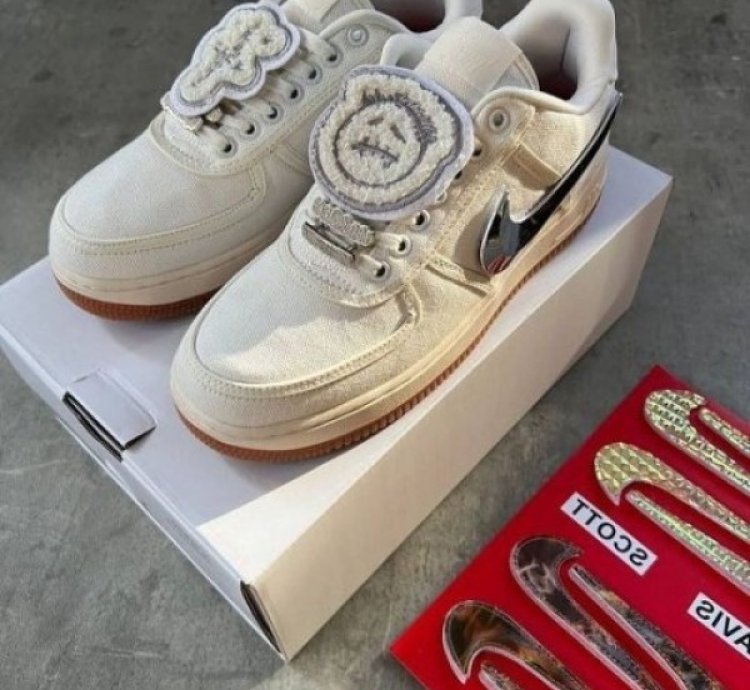 Nik E Air Force 1 X Travis Scott Sail Sneakers Semi Ua
