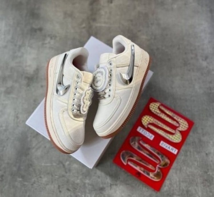 Nik E Air Force 1 X Travis Scott Sail Sneakers Semi Ua