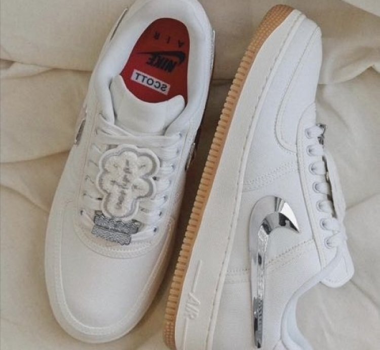 Nik E Air Force 1 X Travis Scott Sail Sneakers Semi Ua