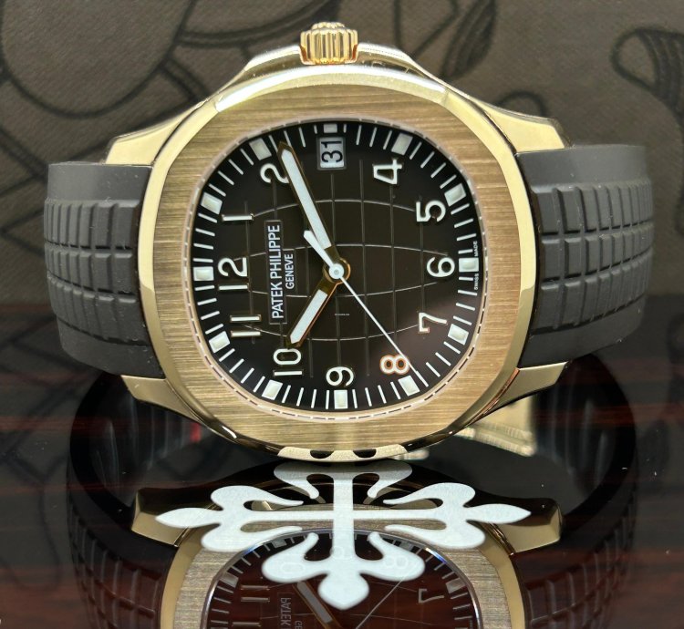 Patek Philippe Aquanaut Brown Dial - 18kt Rose Gold - Like New - Never Polished - Ref 5167r-001 - 2015