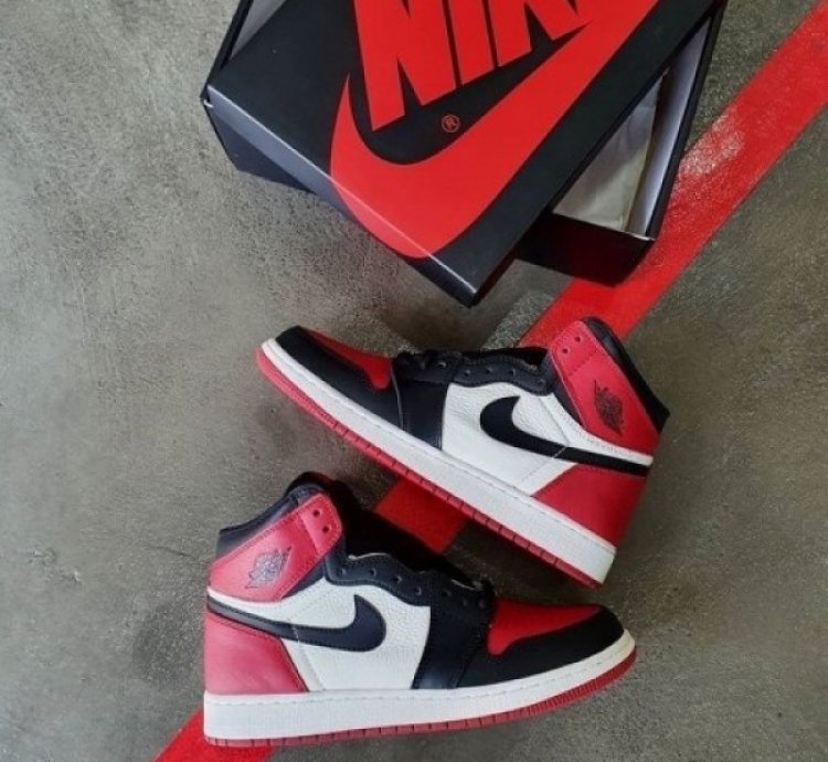 Nik E Air Jordan 1 Bred Toe Leather Basketball Sneakers Semi Ua