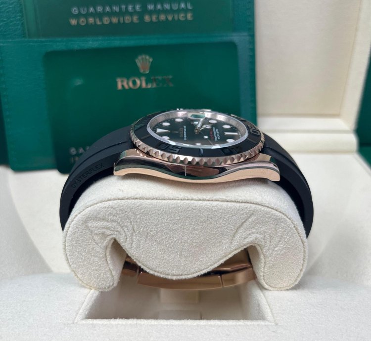 Rolex Yacht-master 40 40mm Rose Gold Black Dial Oysterflex Bracelet 126655