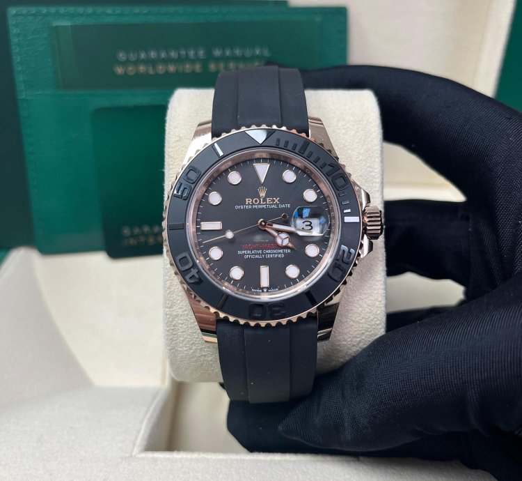 Rolex Yacht-master 40 40mm Rose Gold Black Dial Oysterflex Bracelet 126655