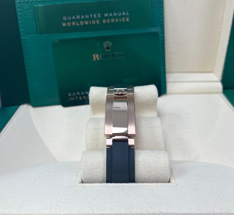 Rolex Yacht-master 40 40mm Rose Gold Black Dial Oysterflex Bracelet 126655