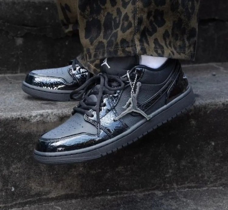 Nik E Air Jordan 1 Low Black Croc Basketball Sneakers