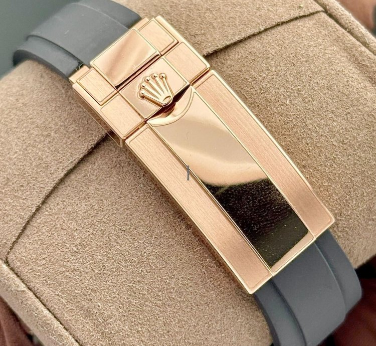 Rolex Yacht-master 40 Ceramic Rose Gold