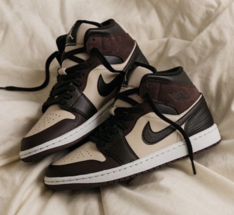 Nik E Air Jordan 1 Mid Se Paris Ymca Basketball Sneakers