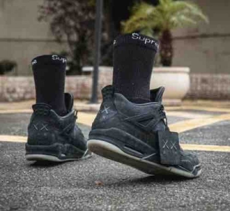 Nik E Air Jordan 4 Black Kaws Basktetball Sneakers Semi Ua