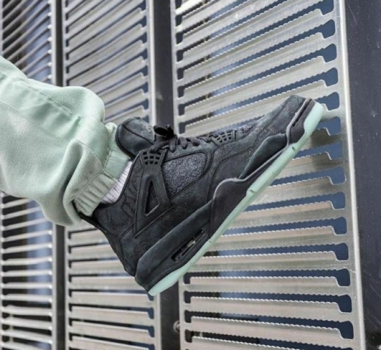 Nik E Air Jordan 4 Black Kaws Basktetball Sneakers Semi Ua