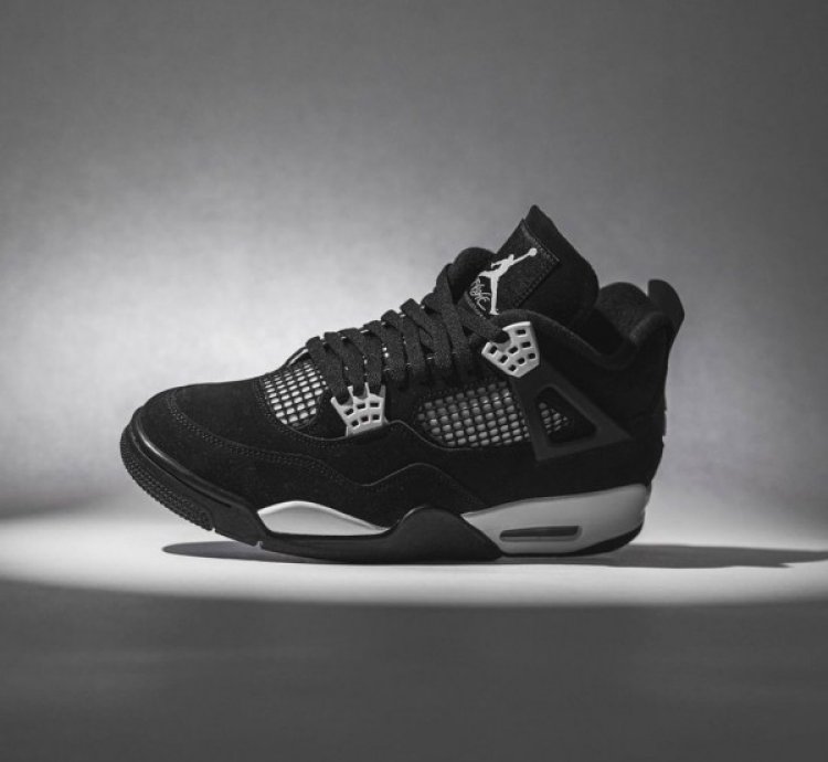 Nik E Air Jordan 4 White Thunder Basketball Sneakers