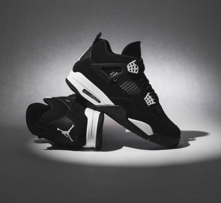 Nik E Air Jordan 4 White Thunder Basketball Sneakers