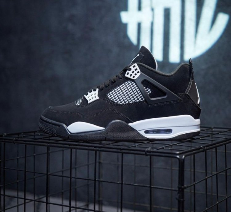 Nik E Air Jordan 4 White Thunder Basketball Sneakers