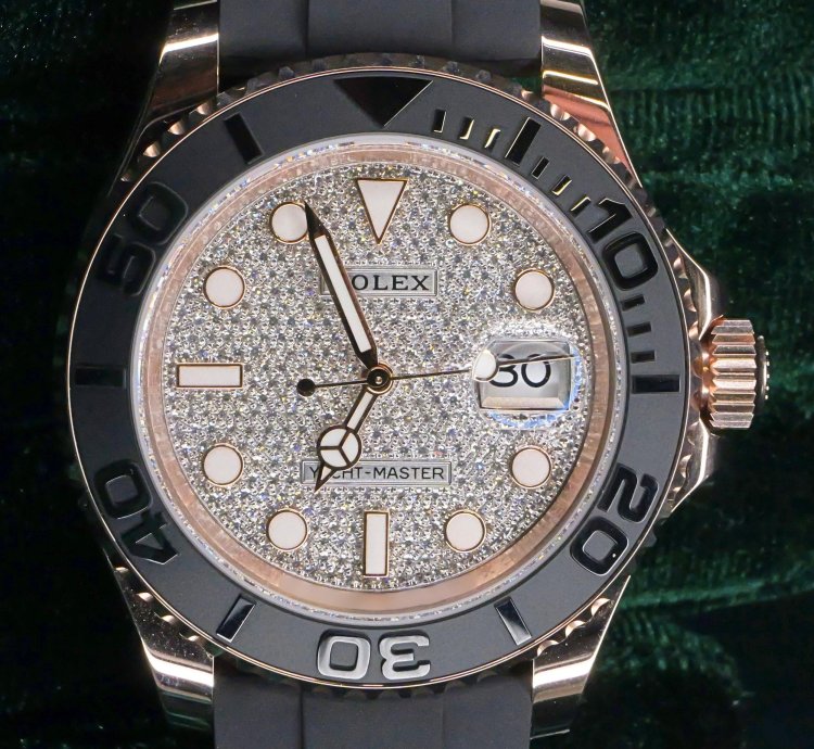 Rolex Yacht-master 40 Mint Complete Set Yacht Master Diamond Pave Rose Gold Ceramic Black Strap 126655-0005