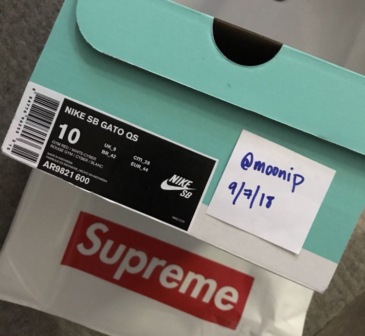 Supreme Nike Sb Gato Qs