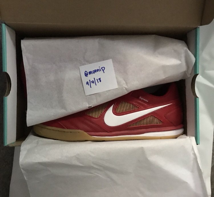 Supreme Nike Sb Gato Qs
