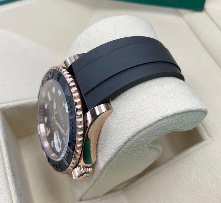Rolex Yacht-master 40 New Yacht-master 126655 40mm Rose Gold Black Rubber Oysterflex Strap