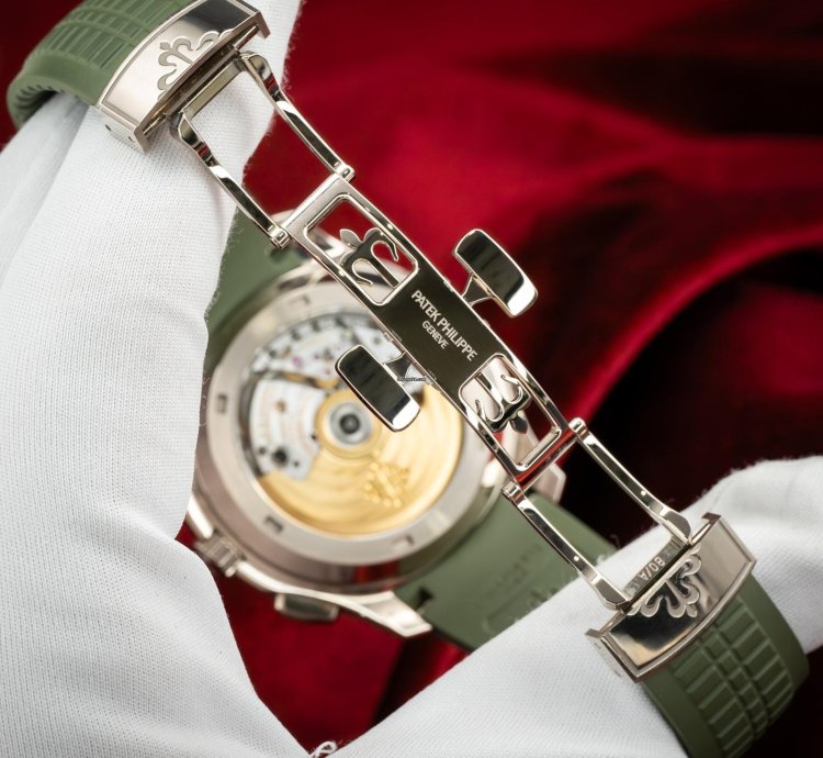 Patek Philippe Aquanaut Flyback Chronograph 18kt White Gold Green Dial 5968g-010 Complete