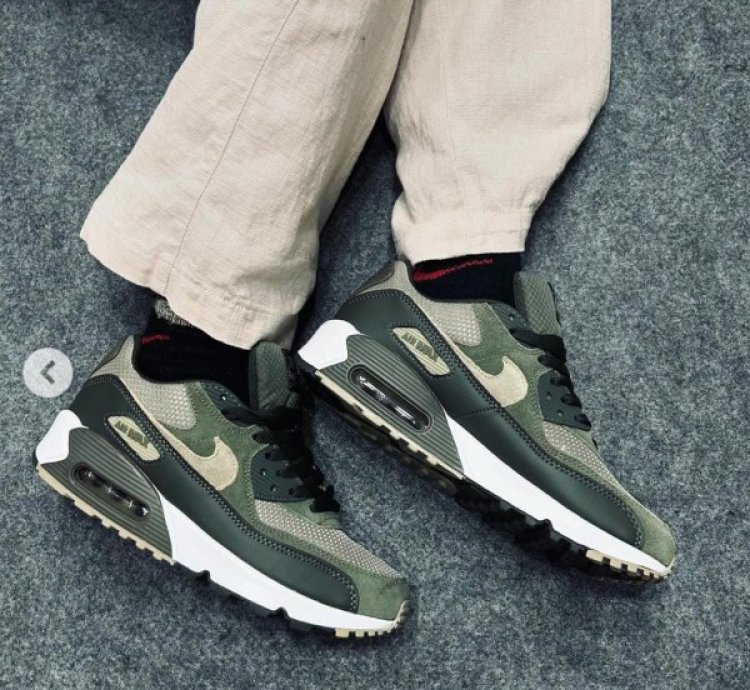 Nik E Air Max 90 Olive Green Running Shoes
