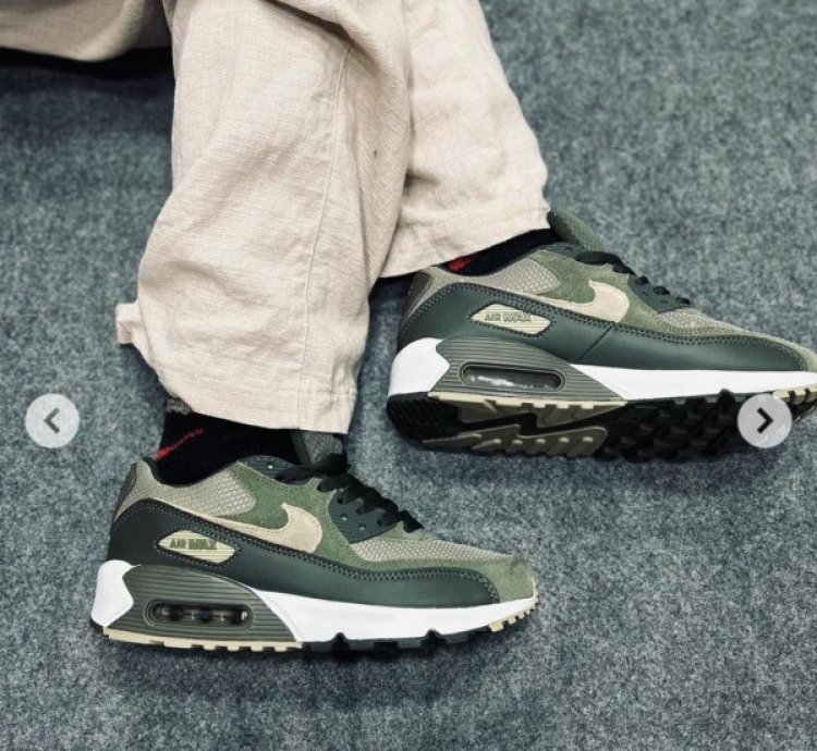 Nik E Air Max 90 Olive Green Running Shoes
