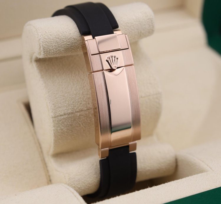 Rolex Yacht-master 40 Rose Gold 126655 Oysterflex Unworn