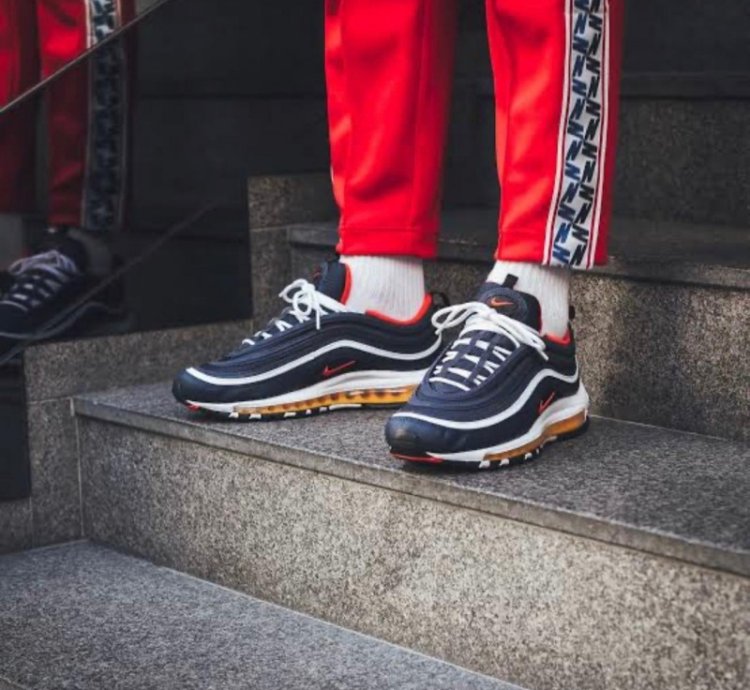 Nik E Air Max 97 Reflex Running Shoe