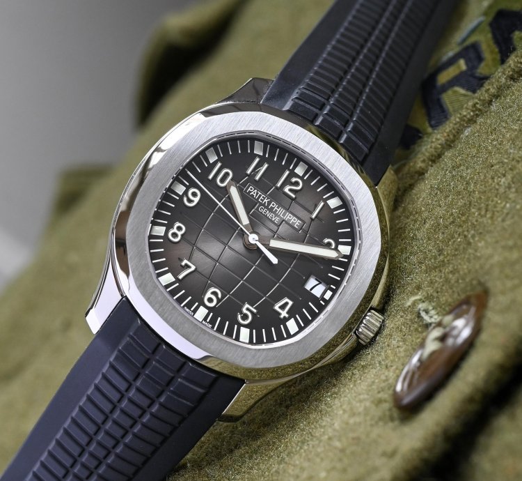 Patek Philippe Aquanaut Full Set Service