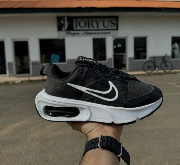Nik E Air Max Intrlk Black White Running Shoes