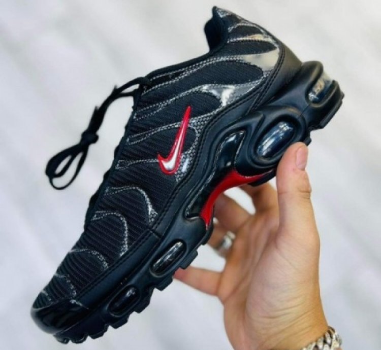 Nik E Air Max Plus Black Silver Running Shoes