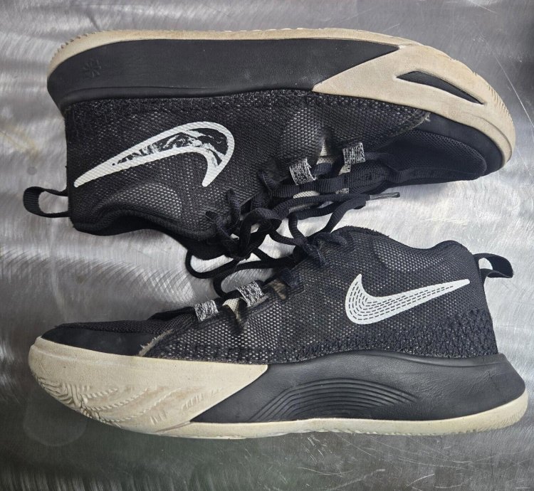 Sz 4y - Nike Kyrie Flytrap 6 Black White Dq8094009 Shoe As2
