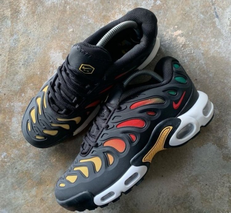 Nik E Air Max Plus Rainbow Running Shoes