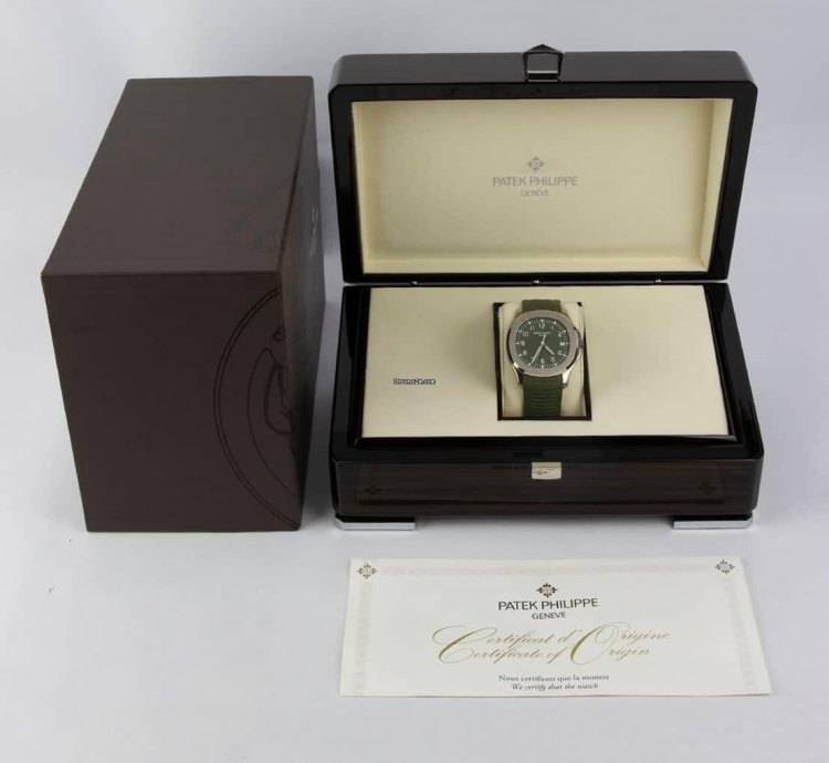 Patek Philippe Aquanaut Jumbo 18kt White Gold Automatic 5168g-010