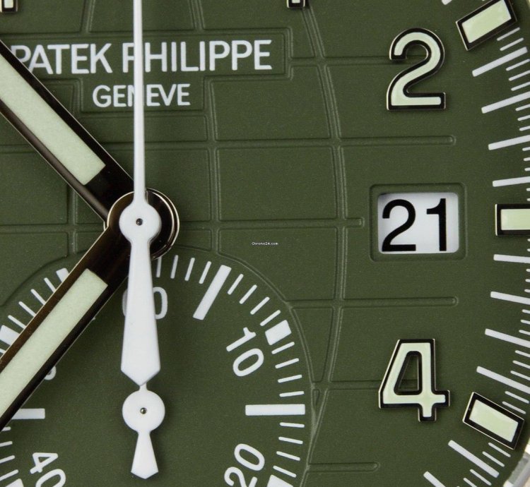 Patek Philippe Aquanaut Jumbo 18kt White Gold Automatic 5968g-010