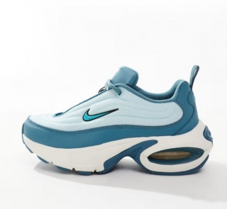 Nik E Air Max Portal Sneakers