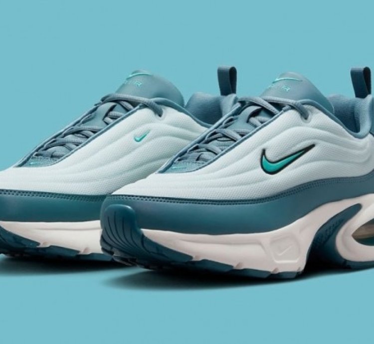 Nik E Air Max Portal Sneakers
