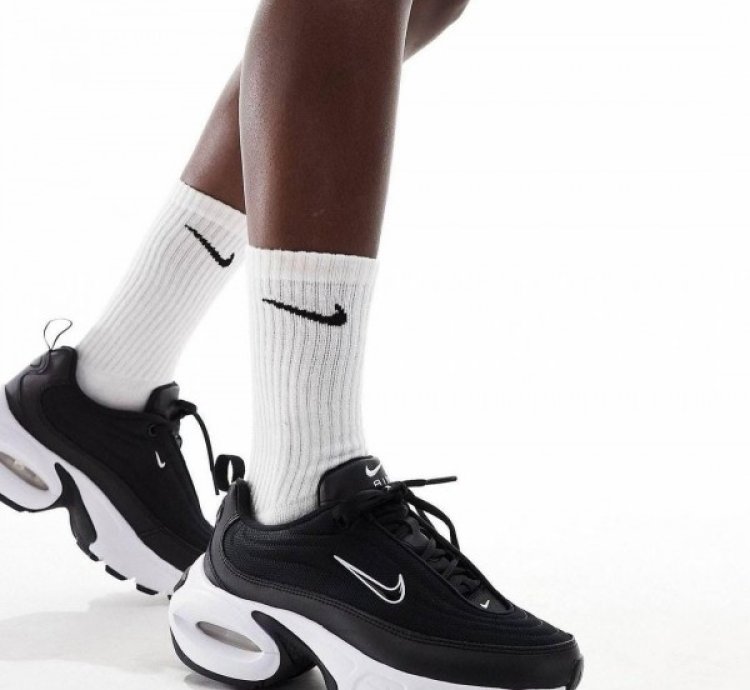 Nik E Air Max Portal Trainer Black White Running Shoes