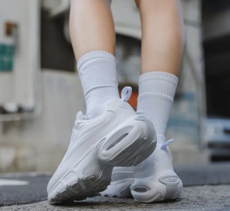 Nik E Air Max Portal Trainer Pure White Running Shoes