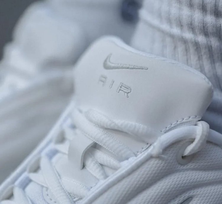 Nik E Air Max Portal Trainer Pure White Running Shoes